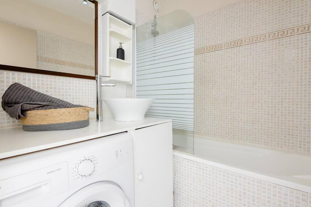 Park & Suites -Wifi-Netflix-Vue Marseille Kültér fotó